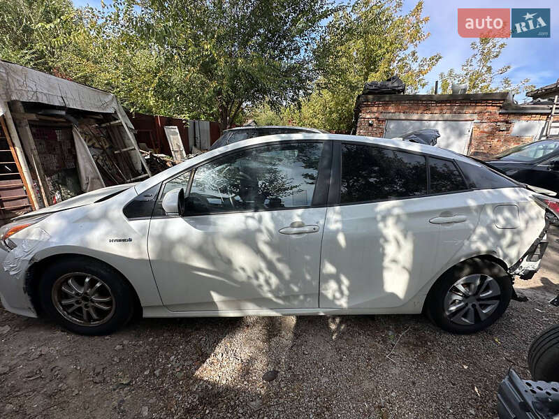 Хэтчбек Toyota Prius 2017 в Запорожье фото 8 Хэтчбек Toyota Prius 2017 в Запорожье