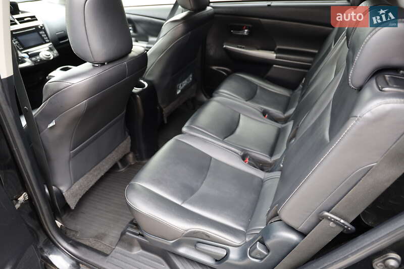 Хетчбек Toyota Prius 2016 в Луцьку