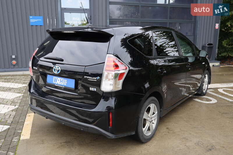 Хетчбек Toyota Prius 2016 в Луцьку