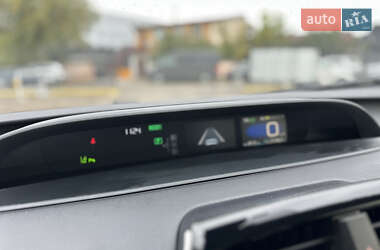 Хэтчбек Toyota Prius 2021 в Киеве