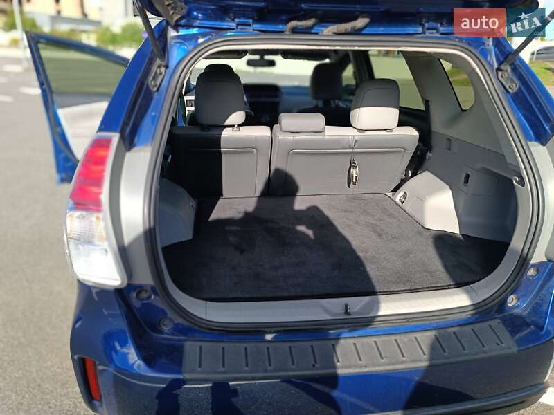 Хетчбек Toyota Prius 2015 в Києві