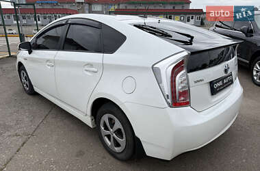 Хэтчбек Toyota Prius 2012 в 