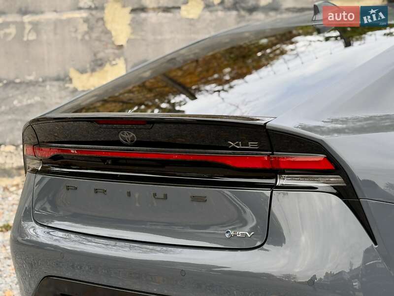 Хэтчбек Toyota Prius 2024 в Харькове