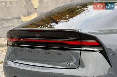 Хэтчбек Toyota Prius 2024 в 