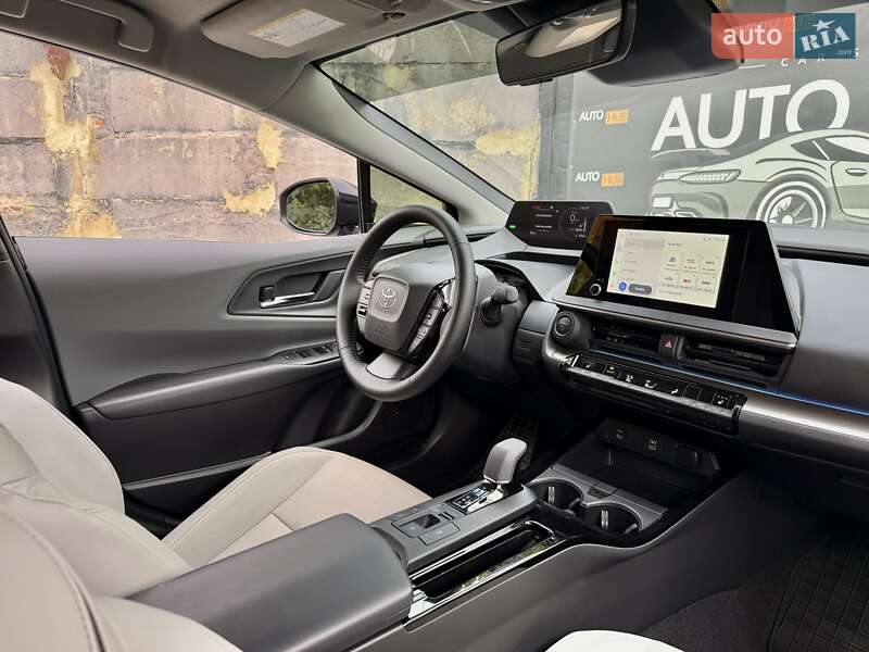 Хэтчбек Toyota Prius 2024 в Харькове