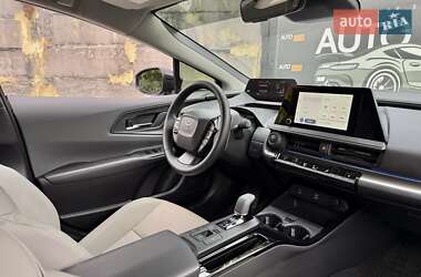 Хэтчбек Toyota Prius 2024 в 