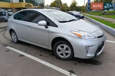 Хэтчбек Toyota Prius 2015 в Николаеве