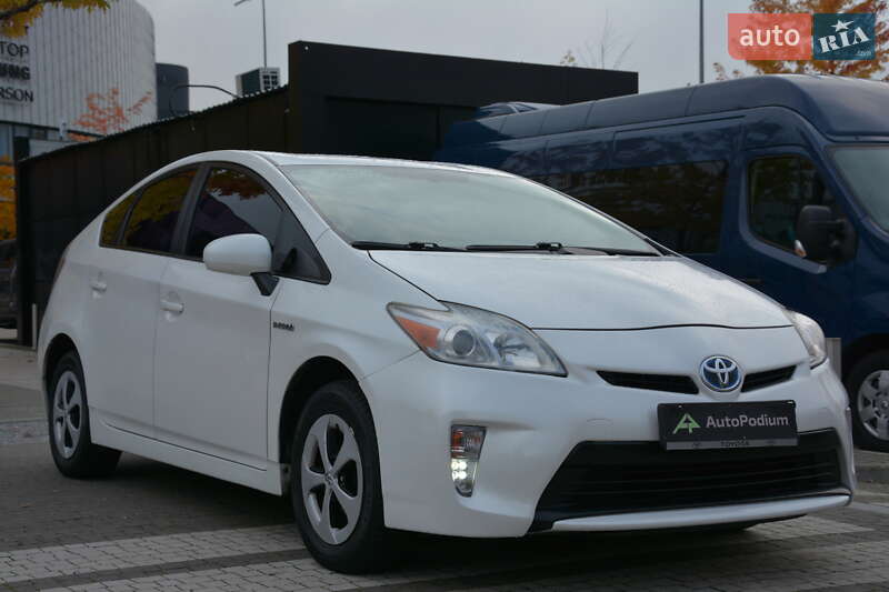 Хэтчбек Toyota Prius 2013 в Киеве