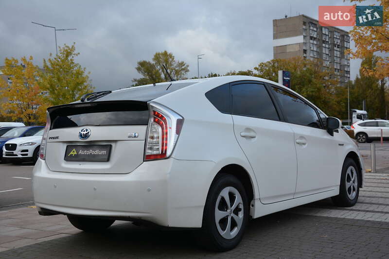 Хэтчбек Toyota Prius 2013 в Киеве