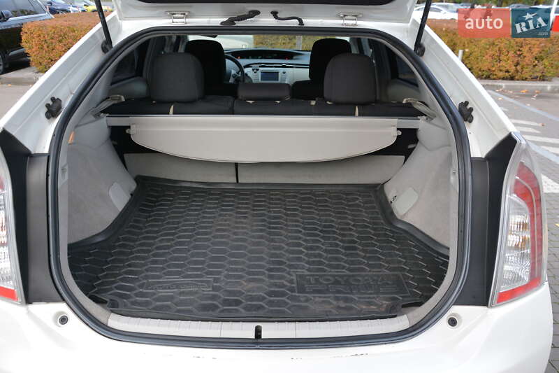 Хэтчбек Toyota Prius 2013 в Киеве