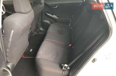 Хэтчбек Toyota Prius 2014 в 