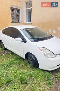 Хэтчбек Toyota Prius 2004 в Умани Хэтчбек Toyota Prius 2004 в Умани