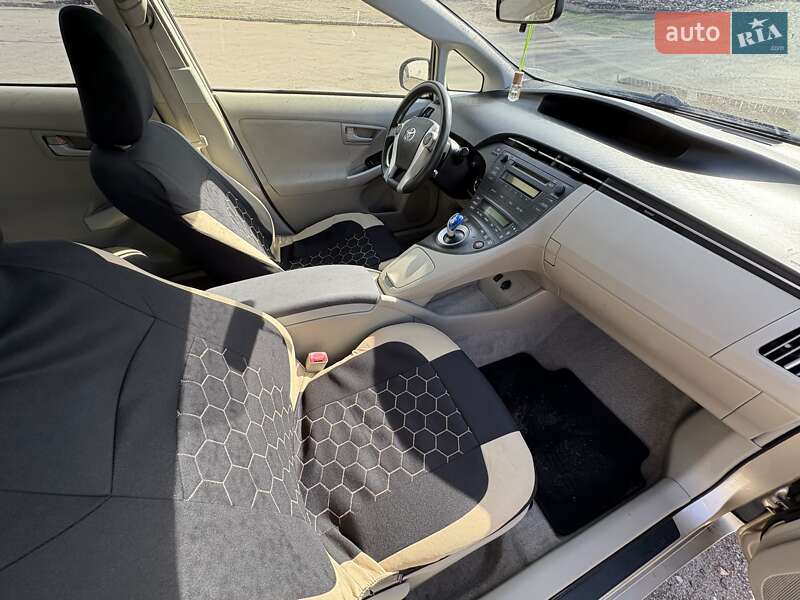 Хэтчбек Toyota Prius 2011 в Киеве фото 13 Хэтчбек Toyota Prius 2011 в Киеве