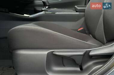 Хэтчбек Toyota Prius 2024 в 