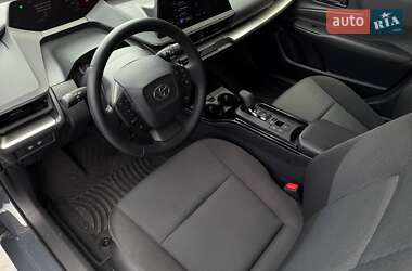 Хэтчбек Toyota Prius 2024 в 