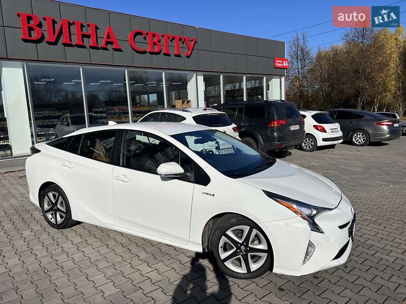 Хэтчбек Toyota Prius 2016 в Хмельницком фото Хэтчбек Toyota Prius 2016 в Хмельницком