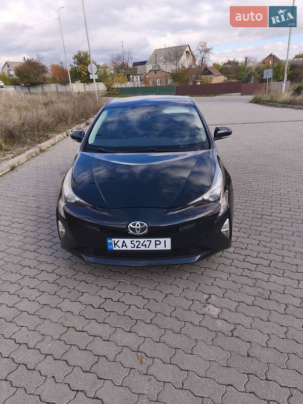 Хэтчбек Toyota Prius 2016 в Виннице