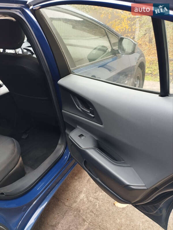 Хэтчбек Toyota Prius 2023 в Одессе