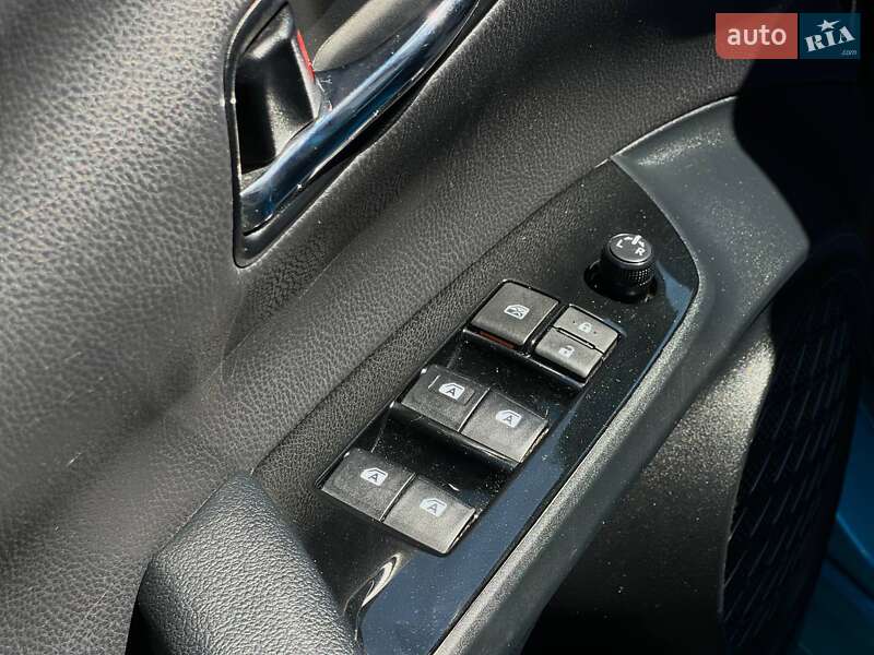 Хэтчбек Toyota Prius 2018 в Ивано-Франковске фото 7 Хэтчбек Toyota Prius 2018 в Ивано-Франковске