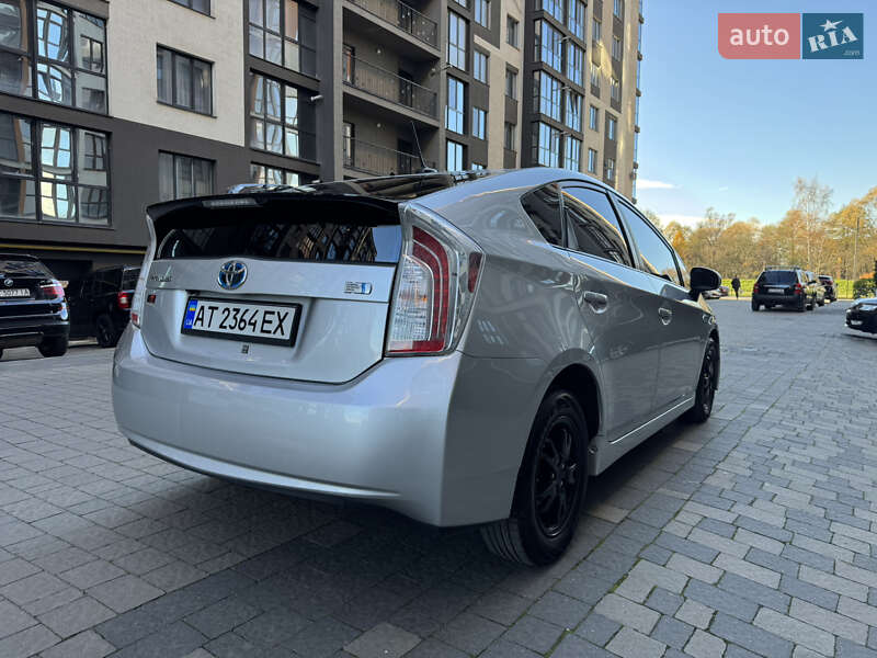 Хэтчбек Toyota Prius 2012 в Ивано-Франковске