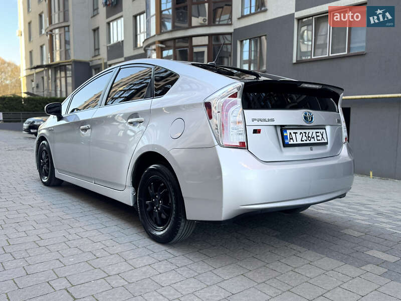 Хэтчбек Toyota Prius 2012 в Ивано-Франковске