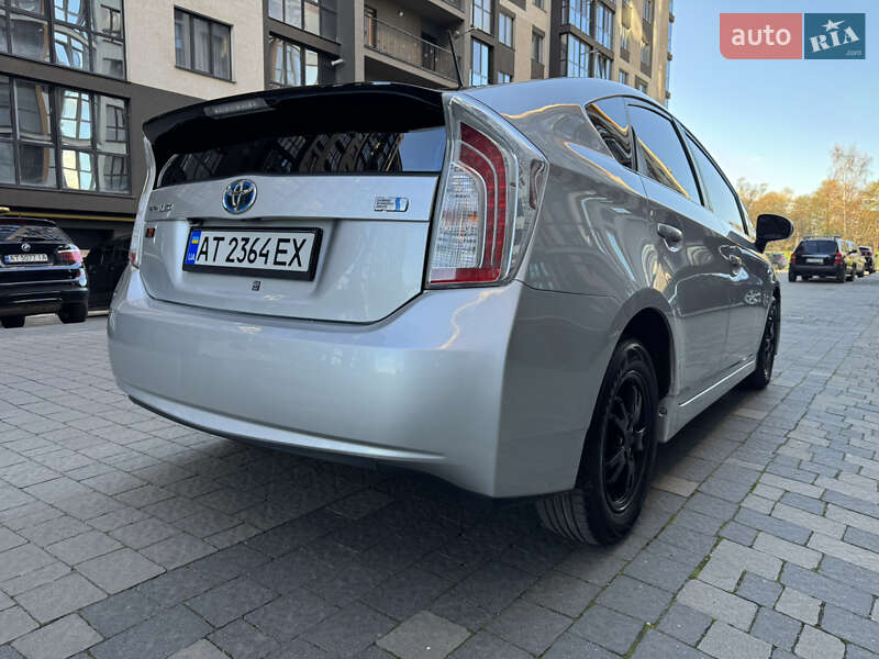 Хэтчбек Toyota Prius 2012 в Ивано-Франковске