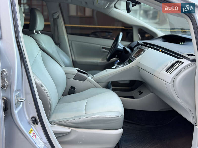 Хэтчбек Toyota Prius 2012 в Ивано-Франковске