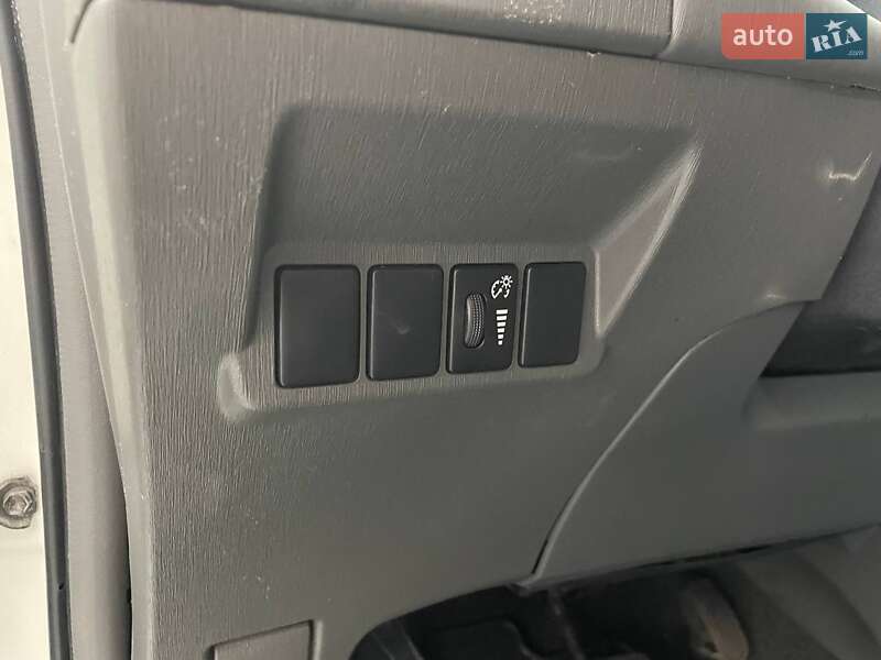 Хэтчбек Toyota Prius 2012 в Киеве фото 20 Хэтчбек Toyota Prius 2012 в Киеве