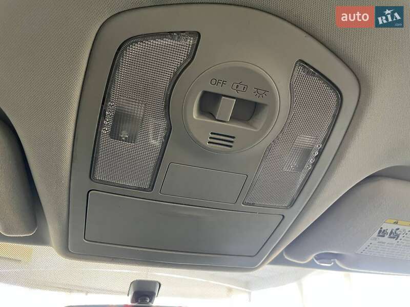 Хэтчбек Toyota Prius 2012 в Киеве фото 43 Хэтчбек Toyota Prius 2012 в Киеве