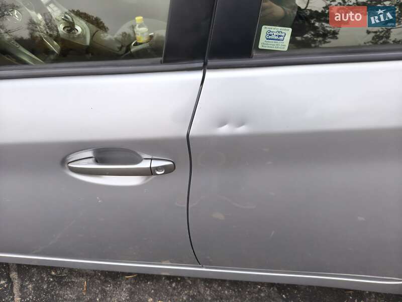 Хэтчбек Toyota Prius 2013 в Каменском