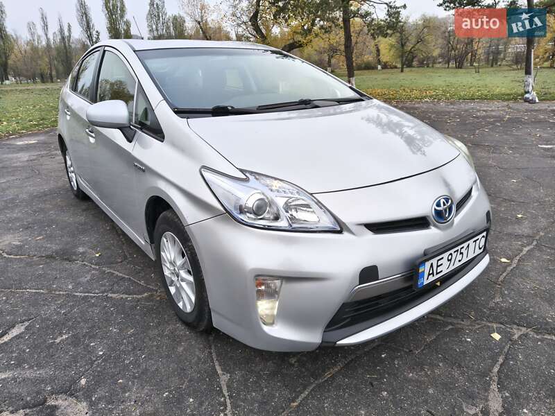 Хэтчбек Toyota Prius 2013 в Каменском