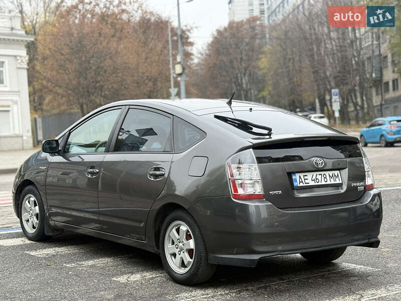 Хетчбек Toyota Prius 2006 в Дніпрі