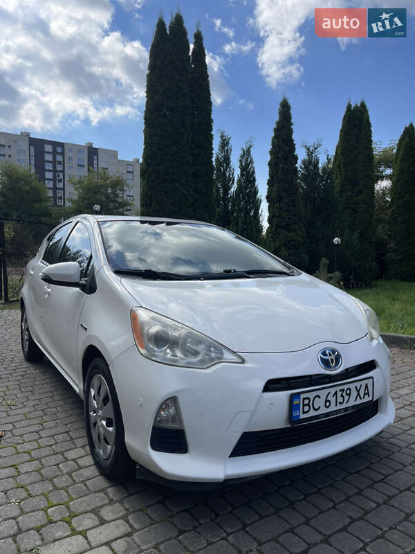 Хэтчбек Toyota Prius 2013 в Львове