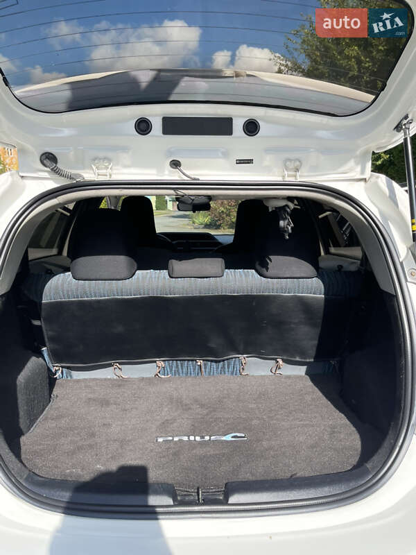 Хэтчбек Toyota Prius 2013 в Львове