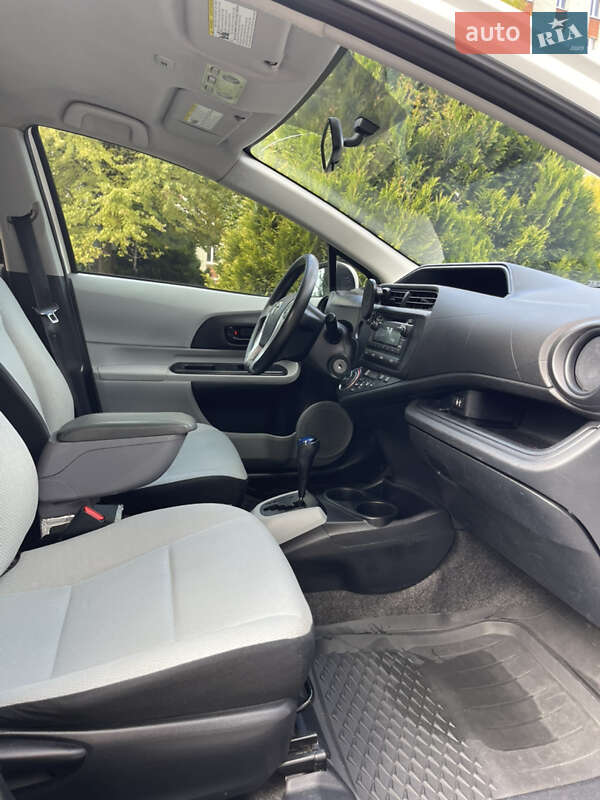 Хэтчбек Toyota Prius 2013 в Львове