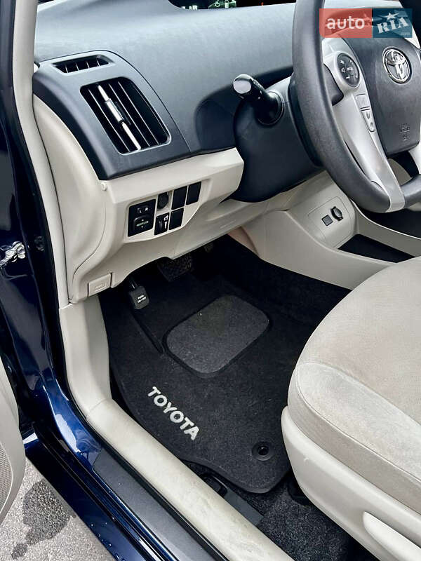Хетчбек Toyota Prius 2013 в Києві