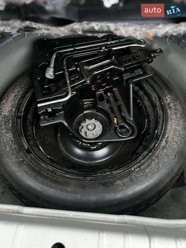 Хетчбек Toyota Prius 2013 в Києві