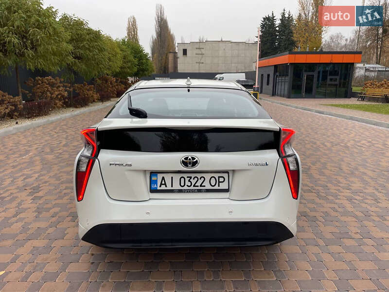 Хетчбек Toyota Prius 2017 в Києві