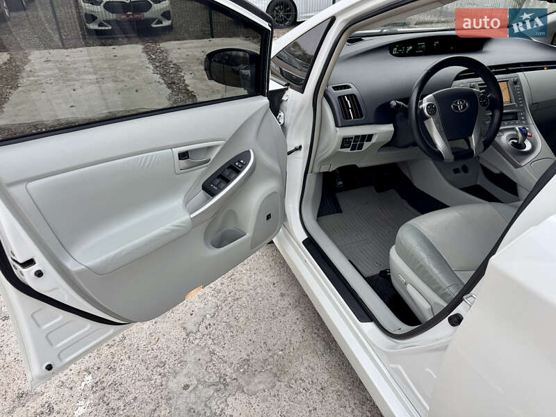 Хэтчбек Toyota Prius 2012 в Киеве