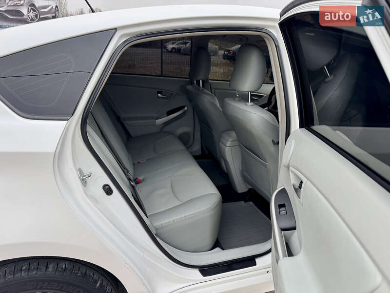 Хэтчбек Toyota Prius 2012 в Киеве