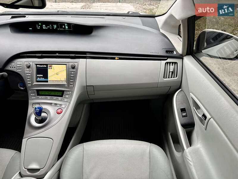 Хэтчбек Toyota Prius 2012 в Киеве