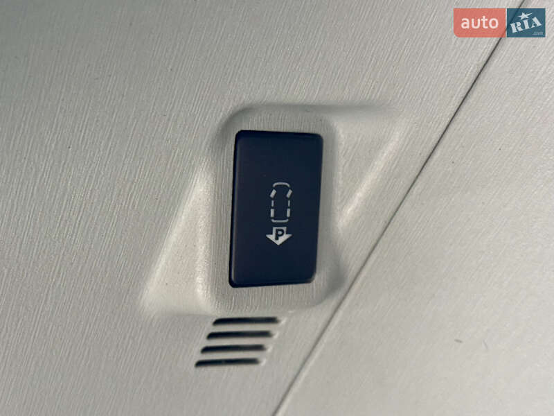 Хэтчбек Toyota Prius 2012 в Киеве