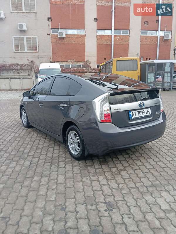 Хетчбек Toyota Prius 2012 в Калуші