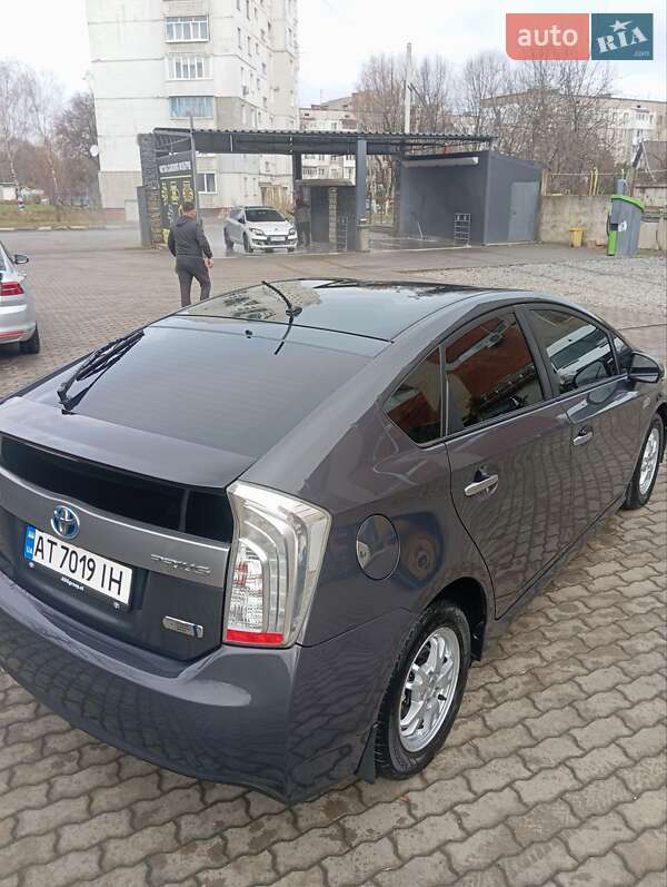 Хетчбек Toyota Prius 2012 в Калуші