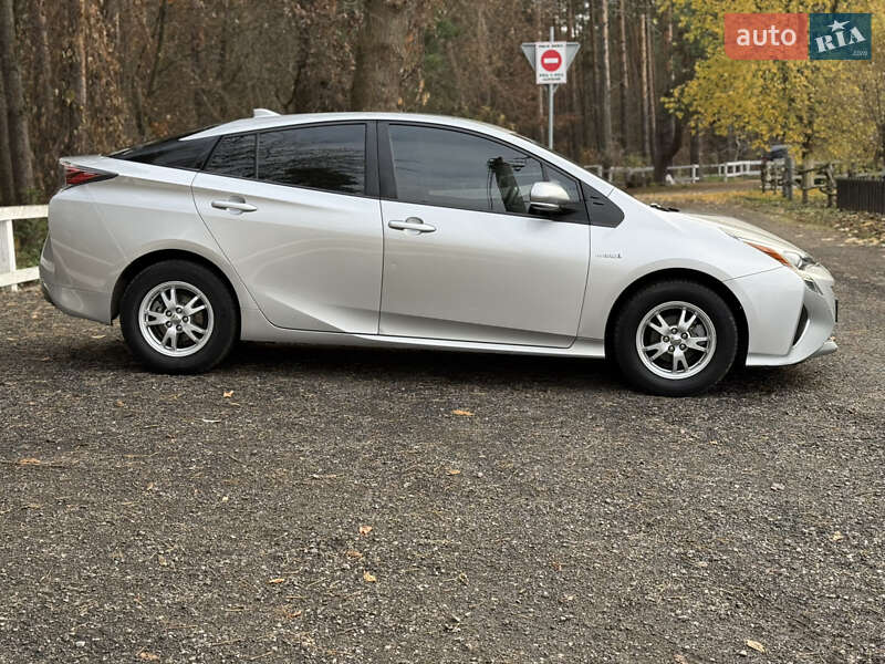 Хэтчбек Toyota Prius 2016 в Киеве фото 9 Хэтчбек Toyota Prius 2016 в Киеве