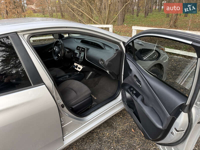 Хэтчбек Toyota Prius 2016 в Киеве фото 13 Хэтчбек Toyota Prius 2016 в Киеве