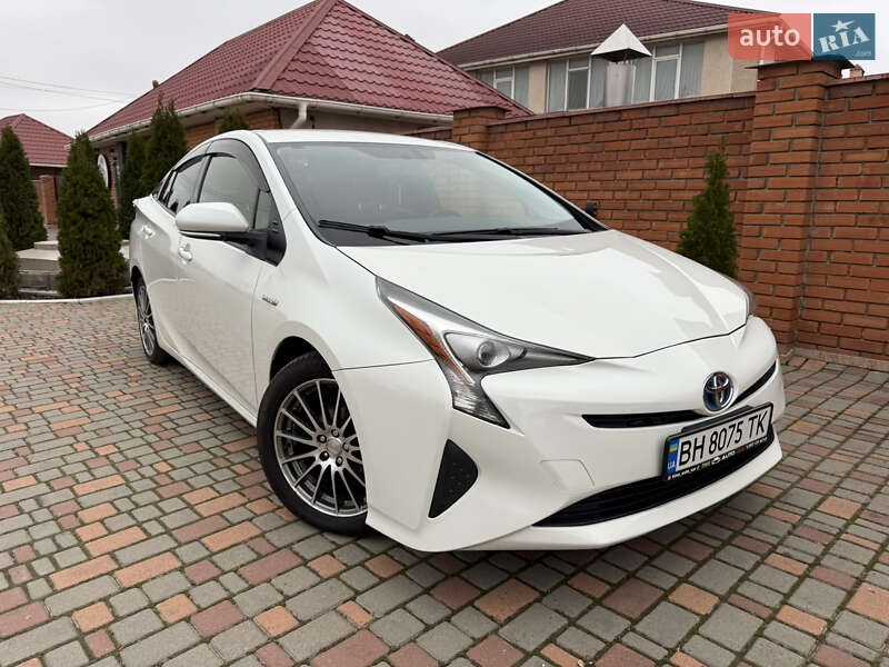 Хэтчбек Toyota Prius 2017 в Одессе фото Хэтчбек Toyota Prius 2017 в Одессе