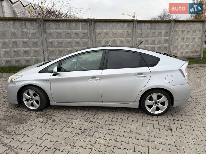 Хэтчбек Toyota Prius 2011 в Хмельницком