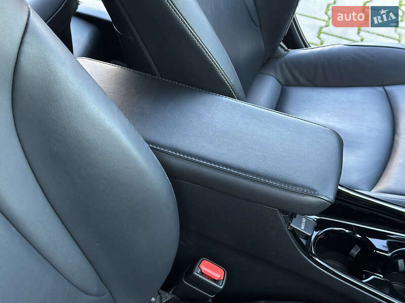 Хетчбек Toyota Prius 2022 в Одесі