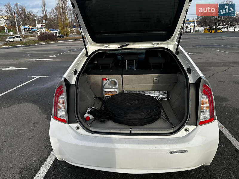 Хэтчбек Toyota Prius 2014 в Киеве фото 19 Хэтчбек Toyota Prius 2014 в Киеве